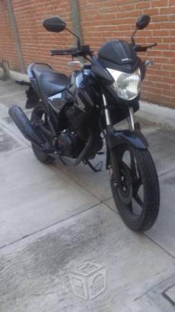 Moto Honda Invicta 150 negra -12
