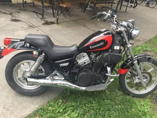 Kawasaki Vulcan 750- -05