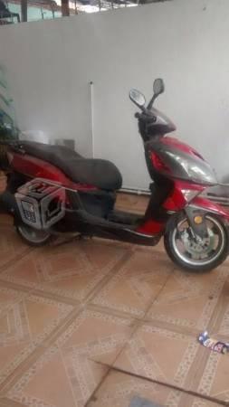 Remato motoneta roja gs150