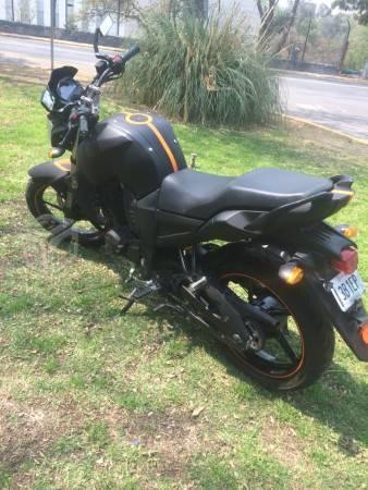 Motocicleta fz16 -14