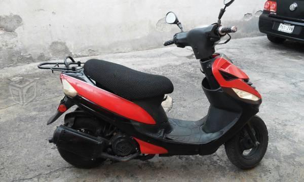 Motoneta kurazai 125cc roja con negro -12