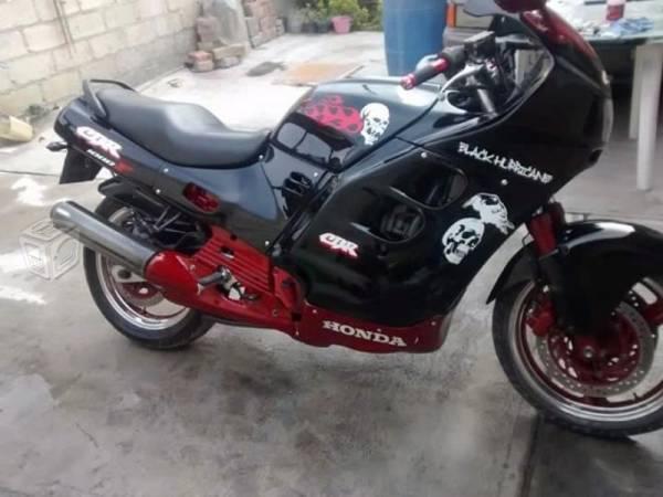 Honda CBR1000F -94