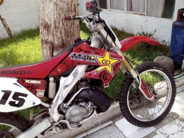 Motocicleta honda cross. p-/c -02