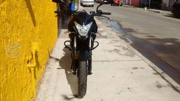 Pulsar NS 200 como nueva -14