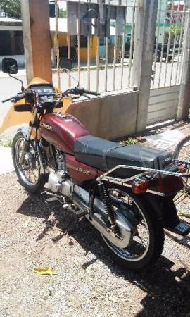 Moto honda gl125 rojo un dueño, fact original -13