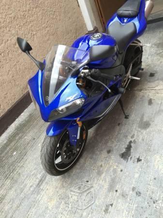 Yamaha R1 buena de todo -08