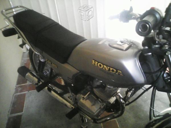 motocicleta Honda -16