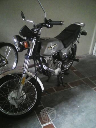 motocicleta Honda -16