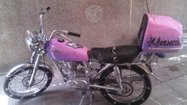 Para ranchear, motocicleta honda 125cc -96