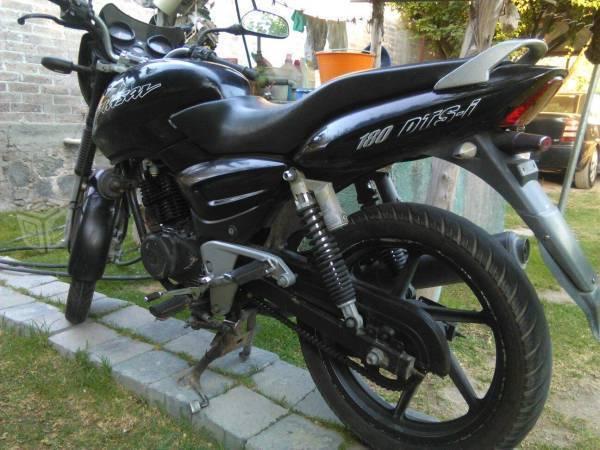 Pulsar 180 V/C -06