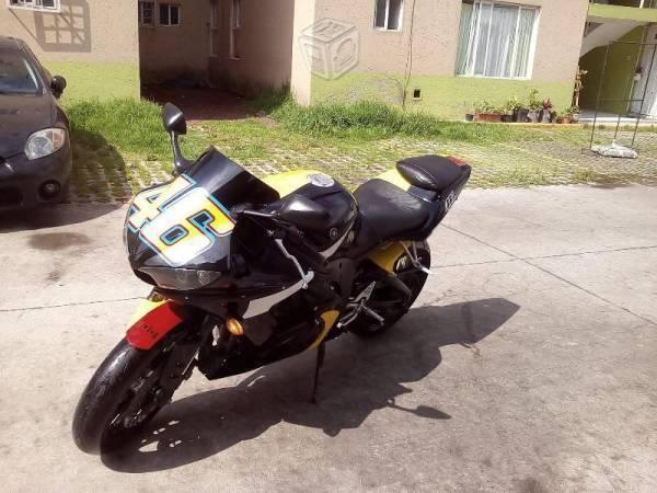 Yamaha YZF R6 moto -05
