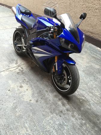 Yamaha R1 solo 13000 km -08