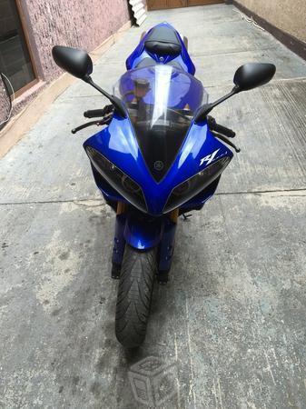 Yamaha R1 solo 13000 km -08