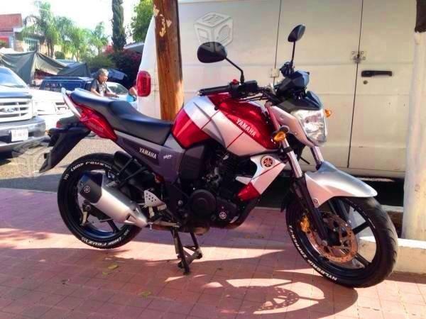 Yamaha fz edicion red silver -13