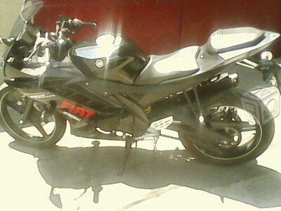 Motocicleta Yamaha -13