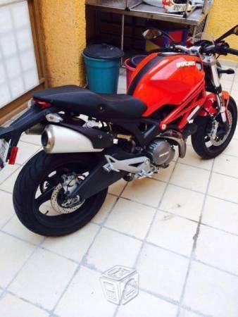 Ducati Monster 696 -14