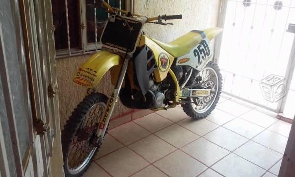 Cross 250 suzuki -91