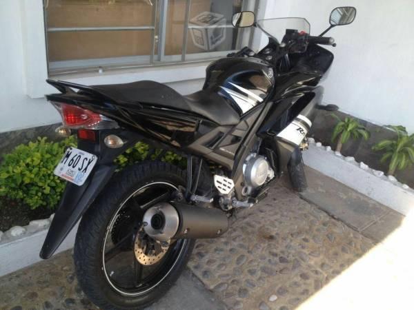 Yamaha R15 -11