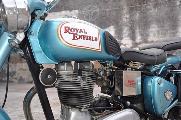 Moto clásica royal enfield -71