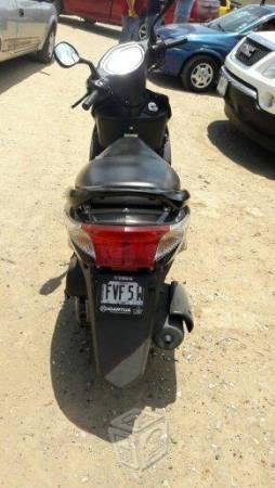 Se vende moto yamaha 125 -15