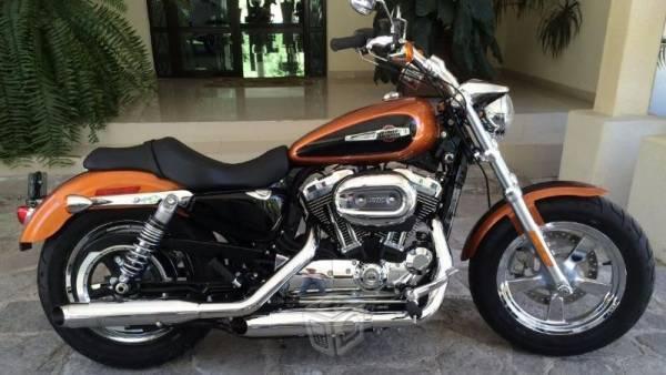 Harley Davidson Sportster Custom 1200 -16