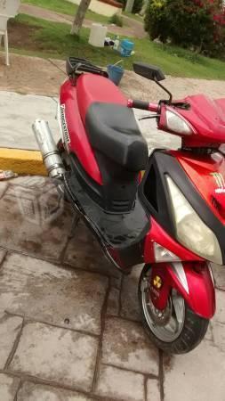 Vendo moto Italika -08