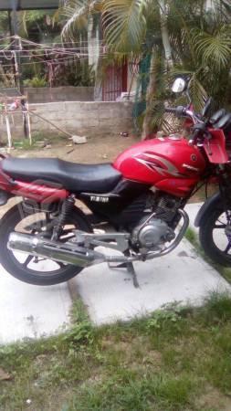 Motocicleta yamaha 125G -13