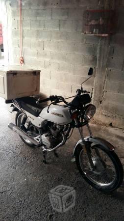 Motocicleta CG -14