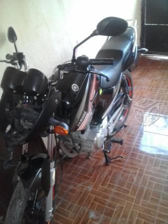 Motocicleta Yamaha 125 cv -15