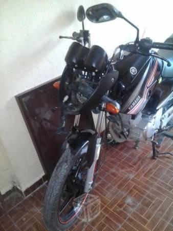 Motocicleta Yamaha 125 cv -15