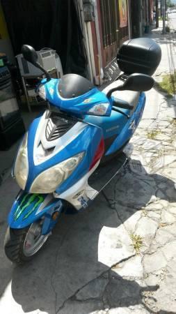 Motocicleta italika ds150 -15