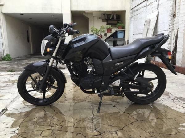 Yamaha fz negra -14