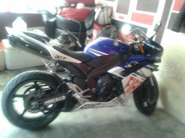 Yamaha R1-EDICION ESPECIAL -08