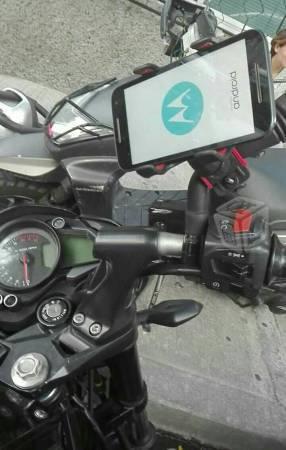 Soporte para celular para moto