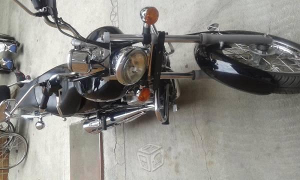Motocicleta Bajaj Avenger -14
