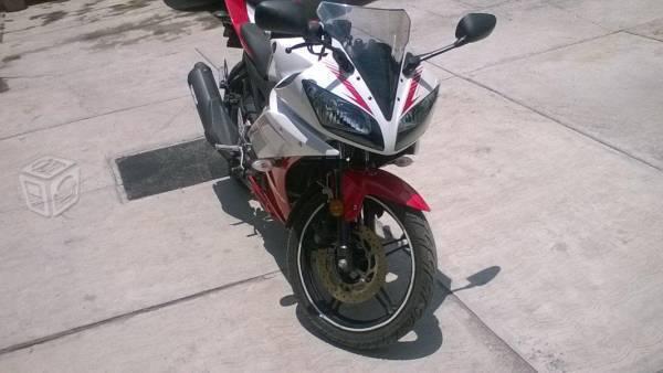 Yamaha R15 v/c