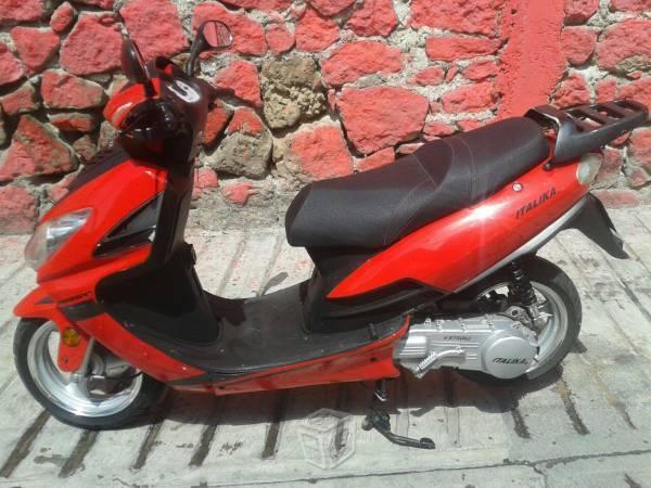Italika scooter 150 -16