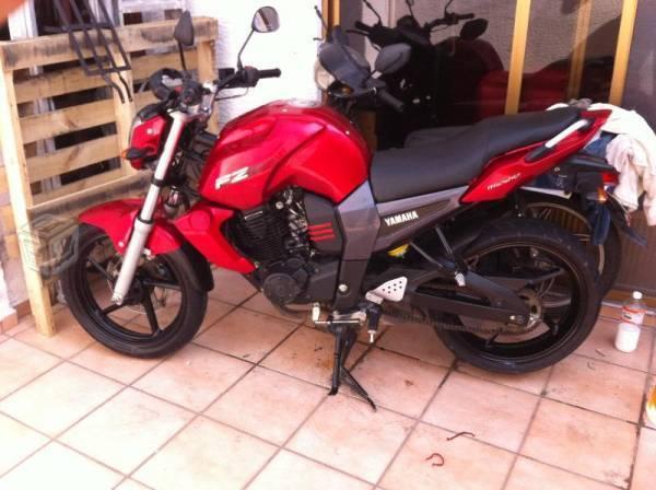 Moto fz yamaha rojja -12