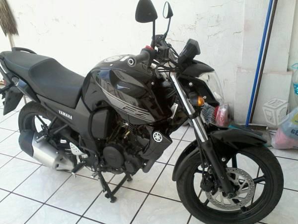 Moto Yamaha -14