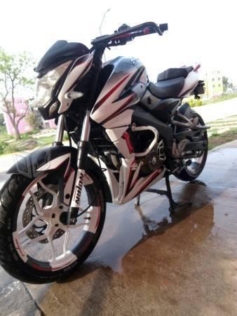 Pulsar con extras -14