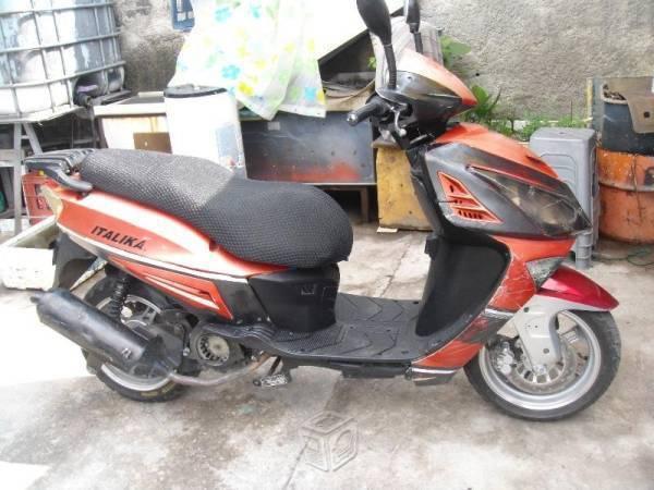 Italika motoneta 150cc -12