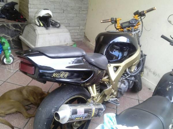 900rr marca honda -95