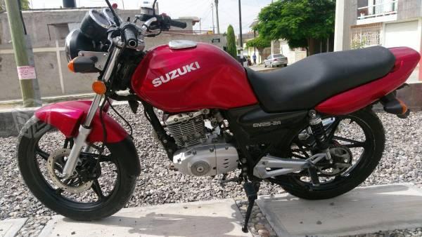 Moto Suzuki -14