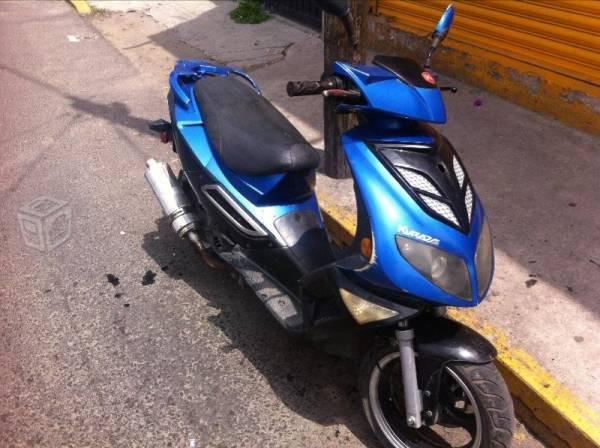 Motoneta 150cc jalando al 100% V o C -11