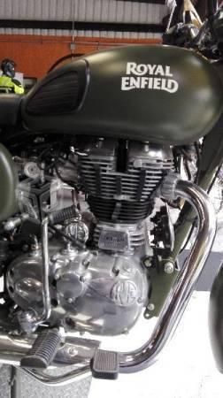 Motocicleta Royal Enfield cassic 500 beattle green -16