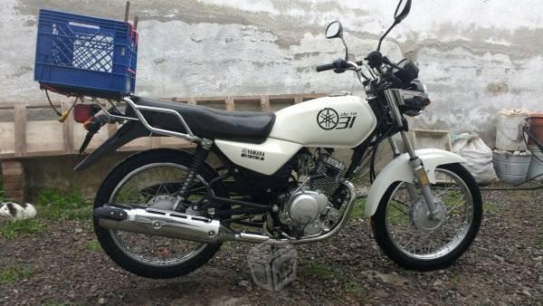 Motocicleta yamaha yb -15