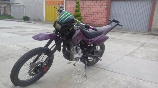 Moto croos en duro