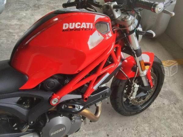Ducati monster 696 -11