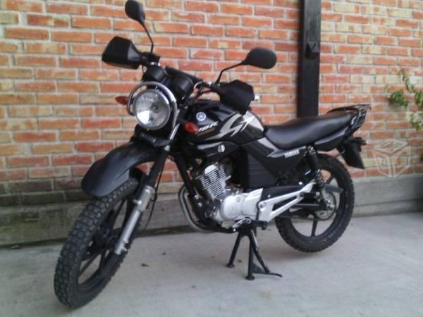 Motocicleta Yamaha YBR125G -13