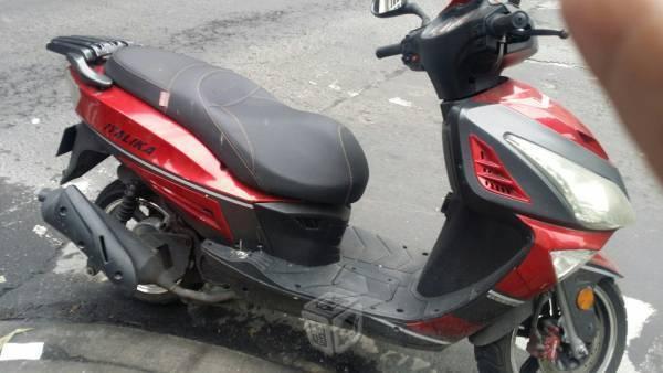 Se vende motoneta -14